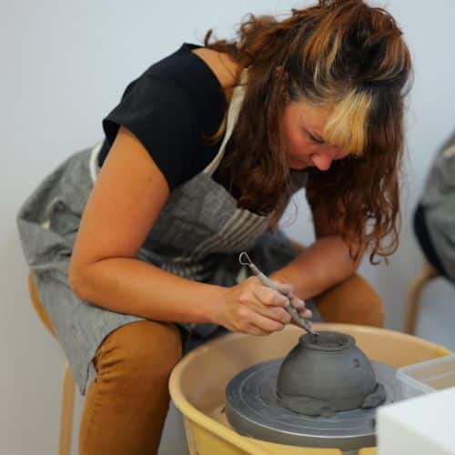 Cours de poterie à Lyon : les meilleurs ateliers de la ville pour